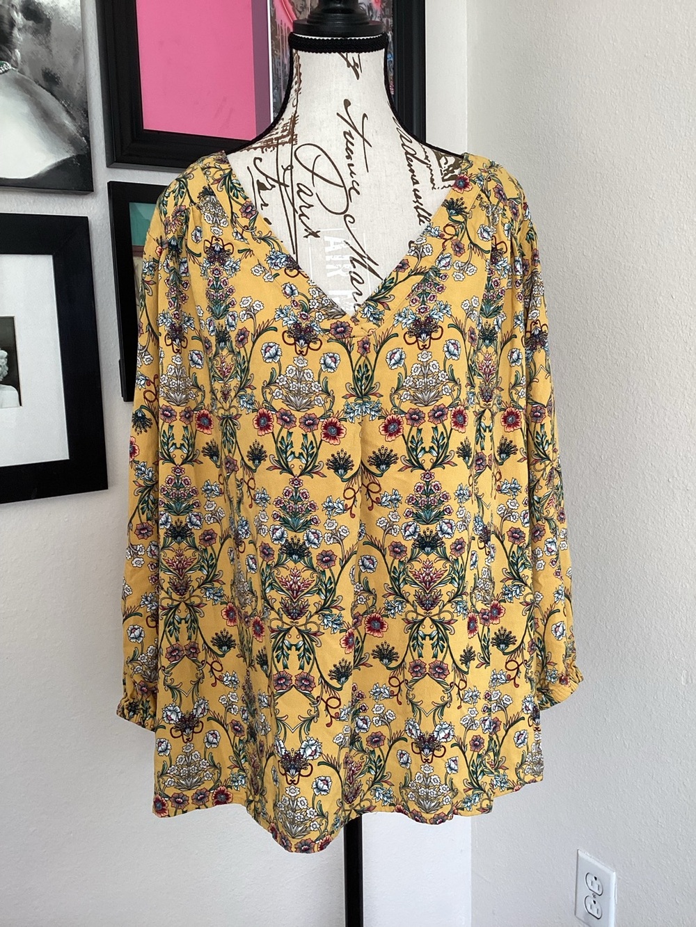 St. John's Bay Yellow Floral V-Neck Long-Sleeve Top